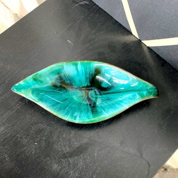 Blue Mountain Pottery Dining Vintage Blue Mountain Pottery Leaf